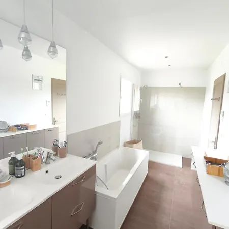 Spacious Near The Airport Of Ajaccio Hébergement de vacances *